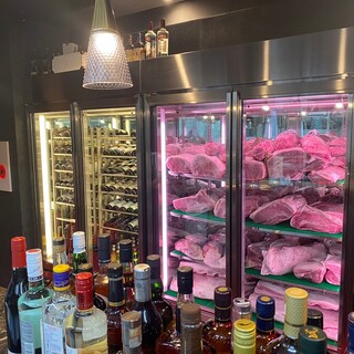 こだわりドリンクと鉄板料理のハーモニー◆季節巡る贅沢ワインも