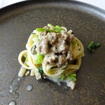 Ristorante Crocifisso - リングイネ 自家製石見ポークのサルシッチャと空芯菜のカーチョ エ ペペ