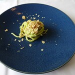 Ristorante Crocifisso - スパゲティ 海老のラグー ズッキーニのクレーマ アーモンドのアクセント