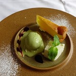 Ristorante Crocifisso - パンナコッタ、マスカルポーネのケーキ、抹茶のジェラート