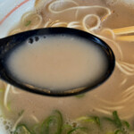 大砲ラーメン - スープ