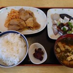 Bishoku Kicchin Fu Ji Ji - ●Aランチ　ロース生姜焼き、イカ味噌　850円