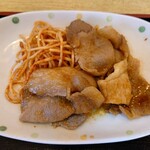 Bishoku Kicchin Fu Ji Ji - ◯ロース生姜焼き
                      厚めの豚肉ロース。
                      市販の生姜焼きのタレに似てる普通な味わい。
                      
                      ◯スパゲッティー
                      ケチャップ味となる。