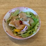 Bishoku Kicchin Fu Ji Ji - ◯サラダ
                      焙煎胡麻ドレッシングで
                      見たよりも美味しい味わい