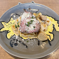 Grand Bleu Gamin - 和牛ローストビーフとポルチーニ茸のクリームソース