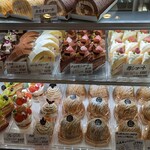 ル・パティシエ ヨコヤマ 谷津店 - ショーケース