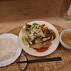 キッチン 美乃屋 - Aランチ ワラサの香草パン粉焼き とりもも肉のロースト 和風ソース800円 202210