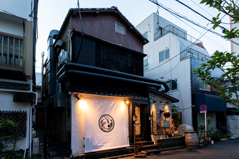 三日月茶屋 My boss was Mr. Mcgee