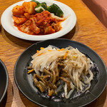 焼肉 ホルモン 牛繁 - 