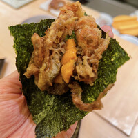 鮨よしかわ 恵比寿 - ソフトシェルクラブ　ウニのせ