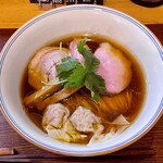 Ramen FeeL - わんたん入り醤油らぁ麺