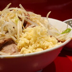 ラーメン二郎 - ラーメン半分＋ニンニク多め＋青ネギ