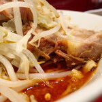 ラーメン二郎 - 豚の厚み