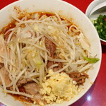 ラーメン二郎 - ラーメン半分＋ニンニク多め＋青ネギ