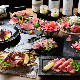 Enjoy A5 rank specially selected Kuroge Wagyu beef to your heart's content with an all-you-can-drink course