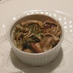 フリュイ・ドゥ・メール - キノコとエスカルゴのココット