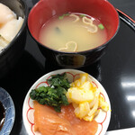 KIZASHI - 北海道産いくら鮭ほたて丼2860円