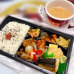 ほっともっと - 料理写真:黒酢酢鶏幕内弁当&豚汁