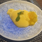 私房菜 すみよし - 本日のデザートはマンゴープリン