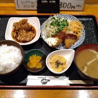 Megumi - 鶏の唐揚げねぎソースと白身フライ（800円）