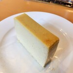 お菓子 デグチ - 栗のチーズテリーヌ。540円