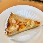 お菓子 デグチ - 洋梨のタルト。550円