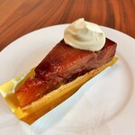 お菓子 デグチ - タルト・タタン。580円