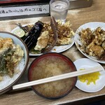 豊野丼 - 牡蠣天丼と秋刀魚 味噌汁