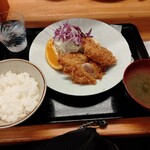 市場の食堂 - チキンカツ定食 880