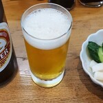うなぎ専門店 うな菊 - キリンラガービール中瓶、漬物