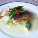 Restaurant Yuuki - ランチのお魚料理。この日はメバルのポワレ　プティ野菜添え　白ワインソース。品の良い味。皮はパリパリ！