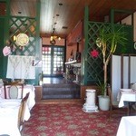 Restaurant Yuuki - 店に入ると階段で下のスペースへ。思ったよりも広い！