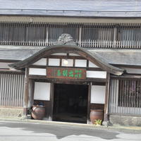 出羽屋 - バスターミナル側から正面玄関