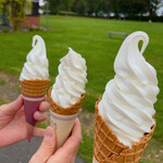 八紘学園 農産物直売所 - 【2022年09月】ソフトクリーム、左と中央は小＠200円、右は大＠330円、いただきます(//∇//)