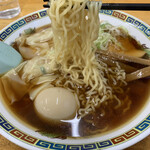 Kudou Ramen - ワンタン麺大（味玉トッピング）麺アップ