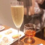 ワインとお酒、フレンチおでん ビストロバンバン - 