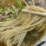 青波 - ふすま入りの細ストレート麺
