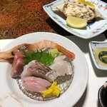 割烹旅館 さつき - 刺身盛りとワタリガニ
