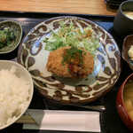 Hakata Ryouritaemon - 日替定食 豚汁とすき焼きコロッケ(写真は味噌汁)