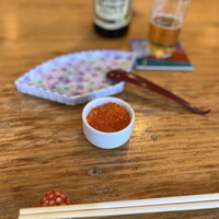 いわ志 本店 - いくらは小さな入れ物で出てくる。