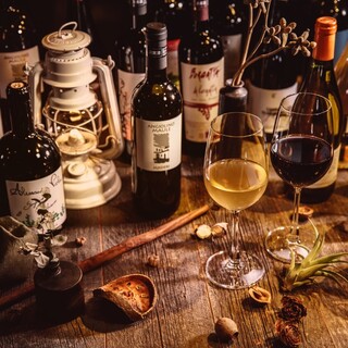 [A wide variety of glass wines available] Feel free to enjoy Italian natural wines