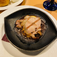 カフェトスカ - 土日祝日は豚肉のローストが付きます。妊婦のためよく焼きにして頂きました。