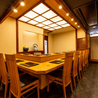 The counter and private rooms can be reserved for up to 20 people.