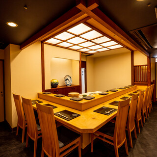 【赤坂见附站2分钟】 古典的江户前寿司和现代的舒适融合