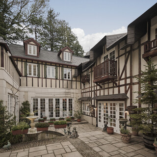 フランス北東部の建築様式を彷彿とさせる一軒家レストラン