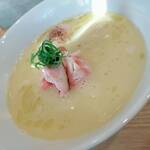 らーめんMAIKAGURA - 白トリュフオイル香る鶏白湯麺