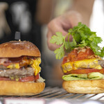 Yasuda Burger - サルサチーズバーガーの出来上がるまで #3。