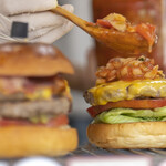 Yasuda Burger - サルサチーズバーガーの出来上がるまで #2。