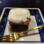 AQUA DINING CAFE 瓢黎 - クルミと完熟バナナのケーキ