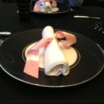 ガストロノミー ジョエル・ロブション - 2013年5月テーブルセッティングも、上品です♪